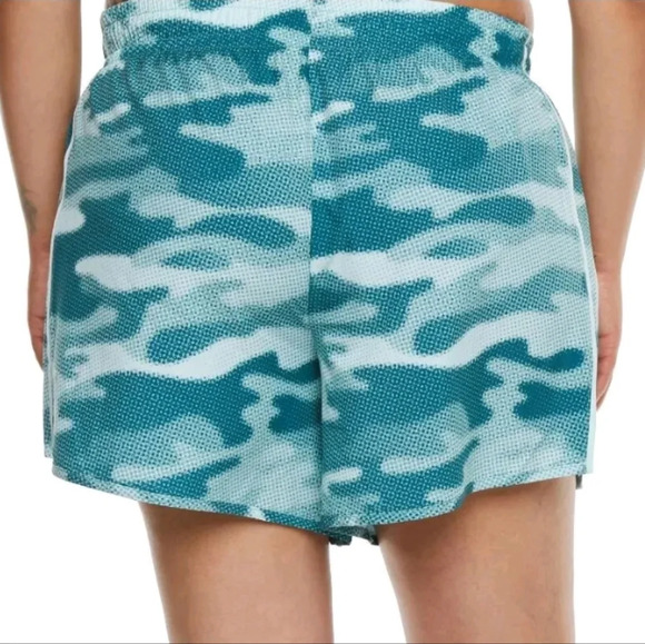 Xersion Green Camo Quick Dry Plus Train Running Shorts Size Women's 2X NEW - Picture 4 of 12